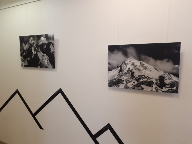 Remi Bienvenu est accompagnateur en montagne et photographe. Il expose actuellement et jusqu'au 31 mars ses photos à l'Office du Tourisme de Valberg.