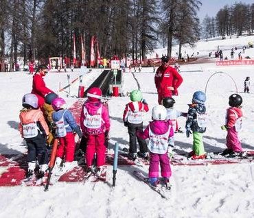 Julien Nicoletta est le Directeur de l'ESF l'Ecole de Ski Français de Valberg Beuil et il est notre invité sur oxygène. Zoom avec lui sur toutes les prestations proposées cette saison dans la station.