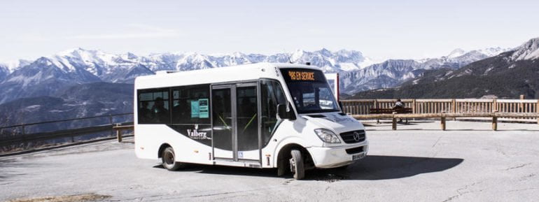 Cet hiver à Valberg, de nouvelles navettes gratuites 100% électriques sont mises en place intra-muros les week-ends, les mercredis et durant les vacances scolaires. C'est Benjamin Chesta, chargé de l'espace public et de la mobilité de la station qui nous en parle.