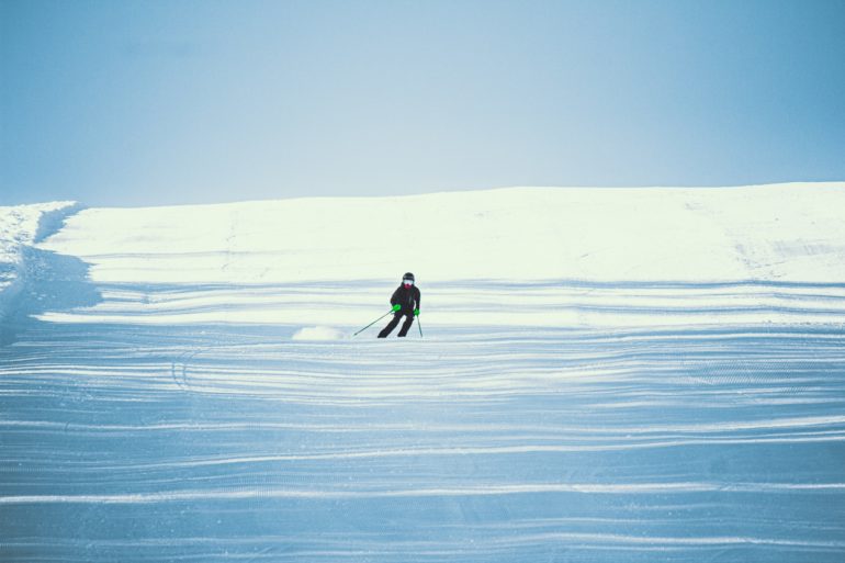 Nous recevons sur Oxygène, Julien Nicoletta, directeur de l'ESF, l'Ecole de Ski Français de Valberg. Zoom avec lui sur ce que propose l'SF, les cours moniteurs partagés, la Team Rider ou encore sur la création d'un fond de dotation pour les classes de neige.