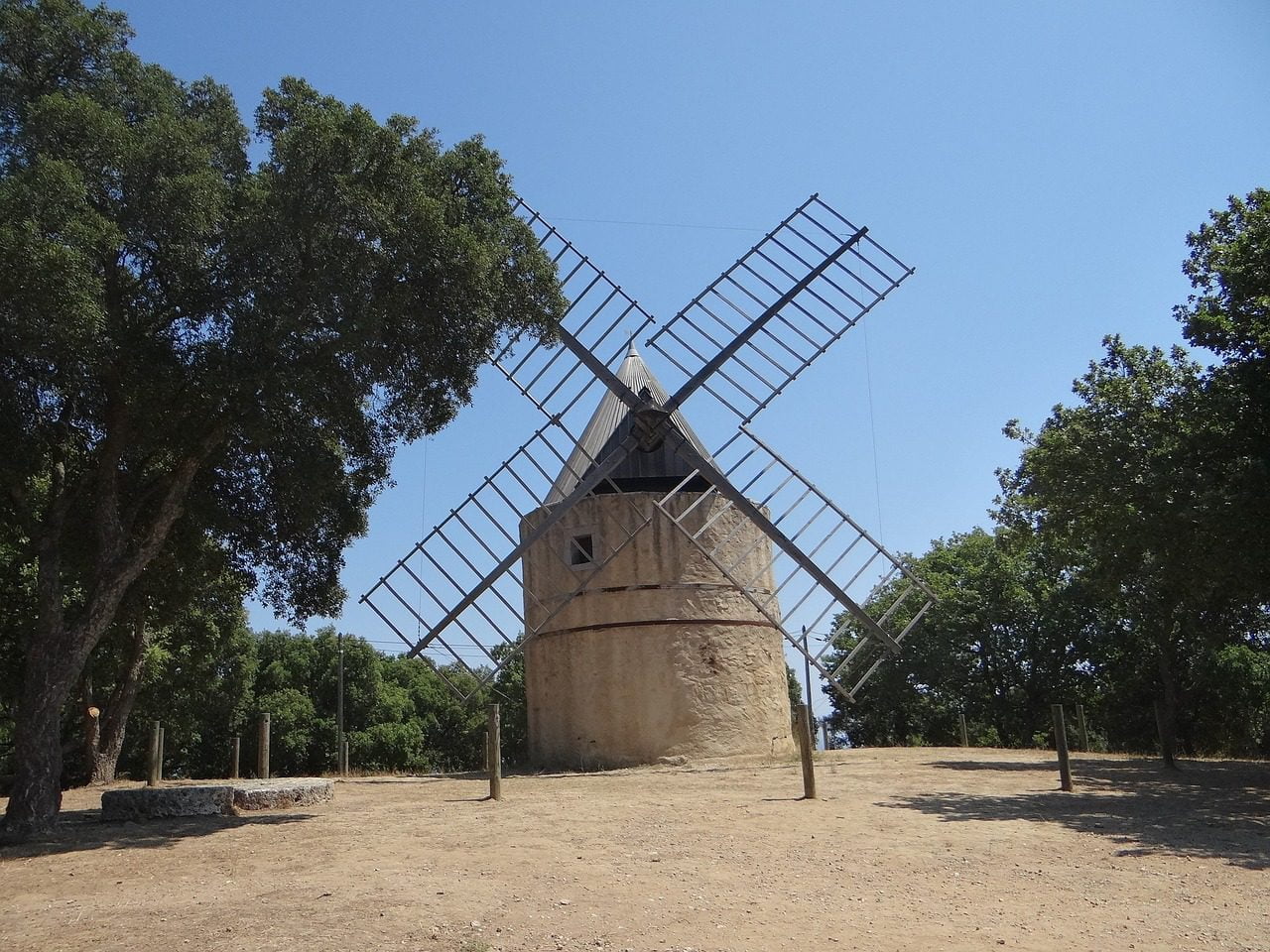 Les journées européennes du patrimoine aux moulins de Ramatuelle, photographie de agnesti de Pixabay